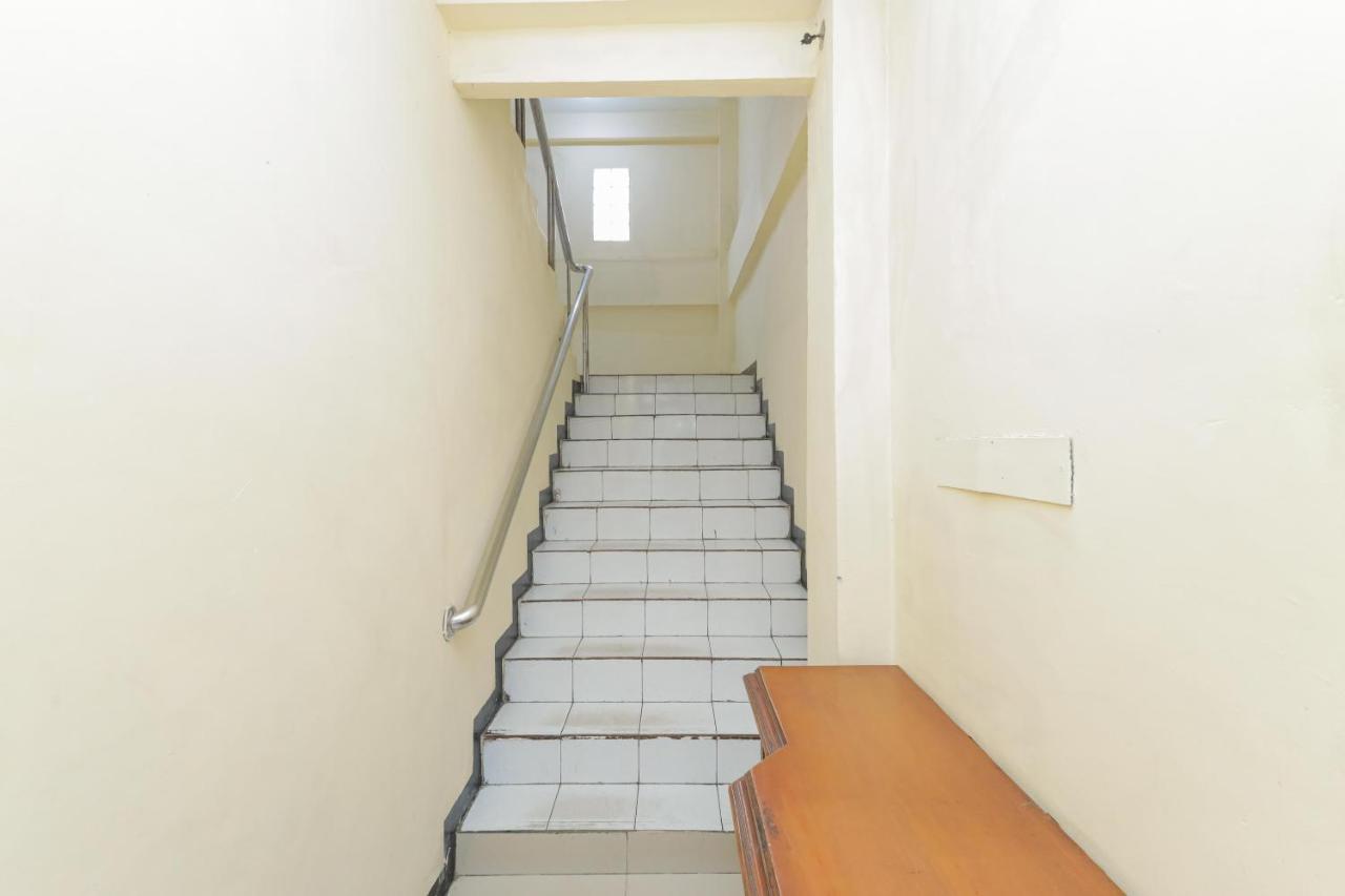 Reddoorz Syariah Near Stasiun Karet Hotell Jakarta Exteriör bild
