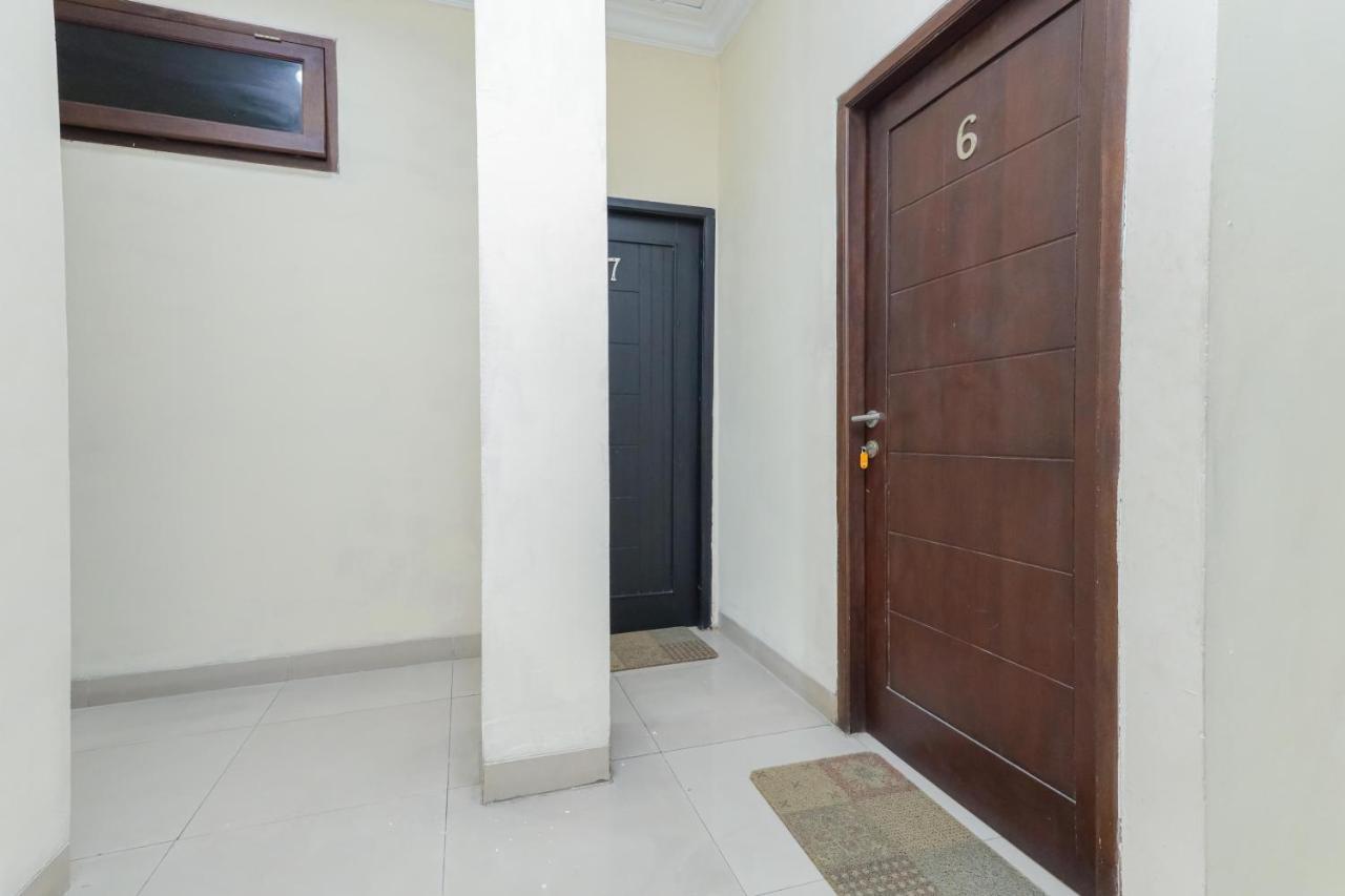 Reddoorz Syariah Near Stasiun Karet Hotell Jakarta Exteriör bild