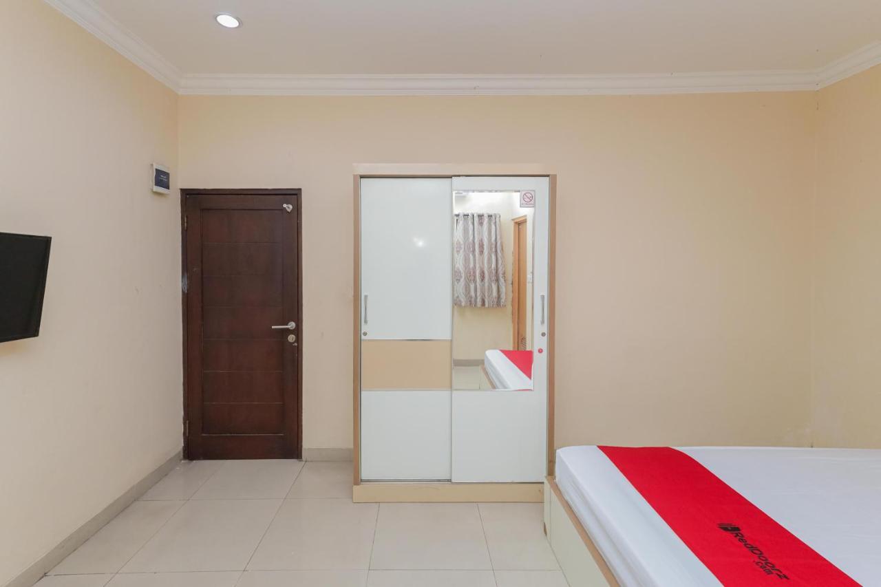 Reddoorz Syariah Near Stasiun Karet Hotell Jakarta Exteriör bild